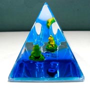 Paperweight Penstand Pyramid Frog